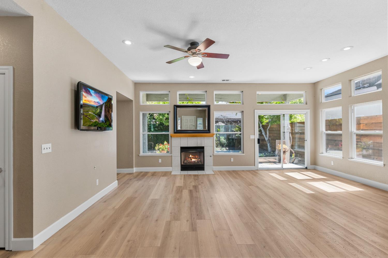 1812 Newhampton Court Modesto, CA 95355 - Photo 8 of 24