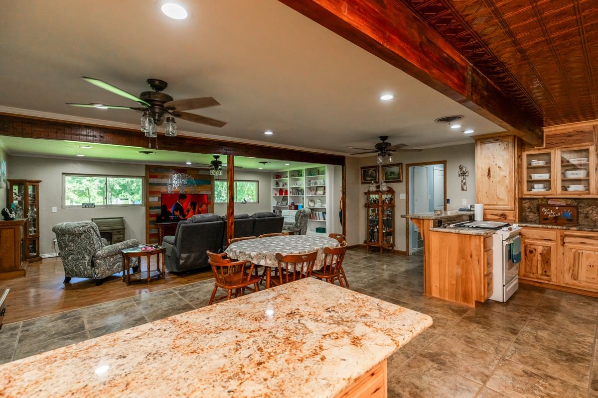 2231 Neyland Road Silsbee, TX 77656 - Photo 20 of 48