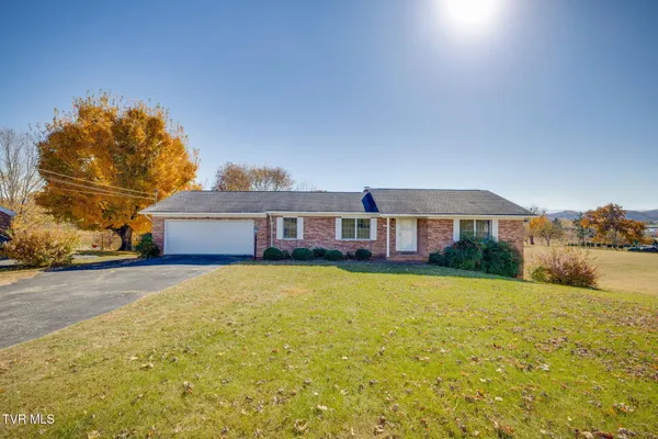 $489,900 | 107 Mountain View Circle, Piney Flats, TN 37686