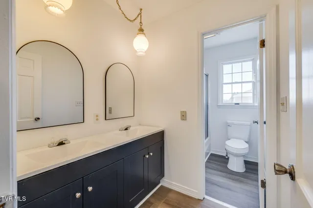 $499,900 | 107 Mountain View Circle, Piney Flats, TN 37686