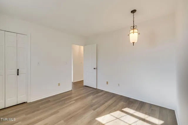 $499,900 | 107 Mountain View Circle, Piney Flats, TN 37686