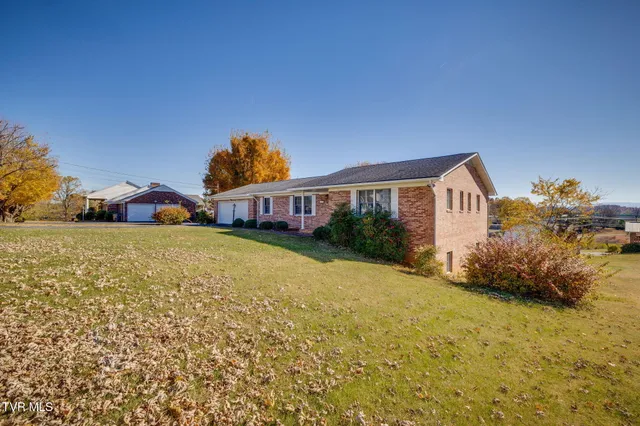 $499,900 | 107 Mountain View Circle, Piney Flats, TN 37686