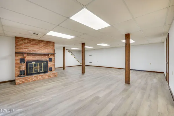 $489,900 | 107 Mountain View Circle, Piney Flats, TN 37686