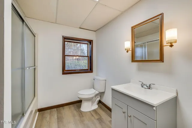 $499,900 | 107 Mountain View Circle, Piney Flats, TN 37686