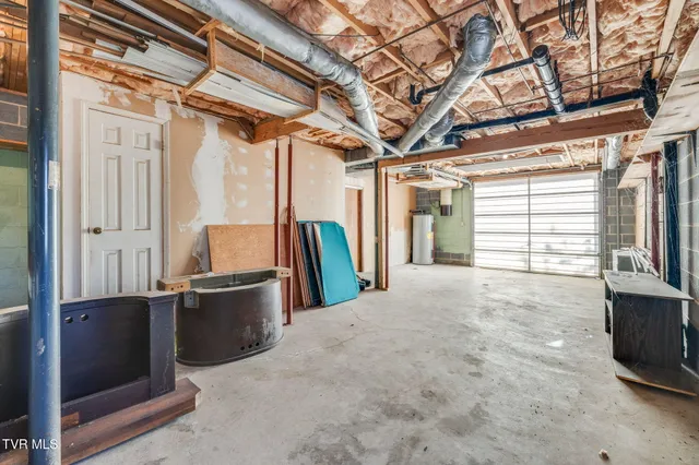 $499,900 | 107 Mountain View Circle, Piney Flats, TN 37686