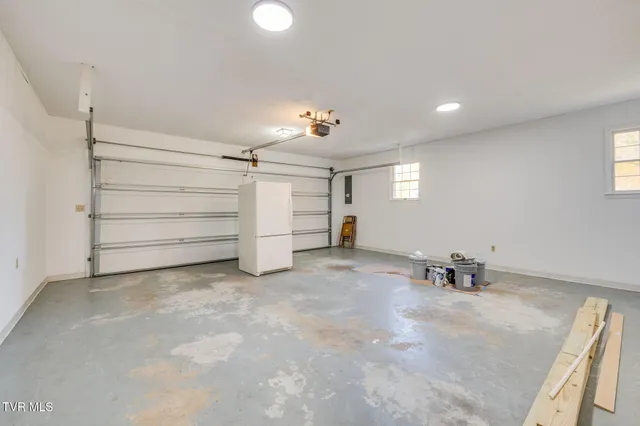 $499,900 | 107 Mountain View Circle, Piney Flats, TN 37686