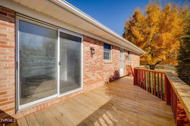 $499,900 | 107 Mountain View Circle, Piney Flats, TN 37686