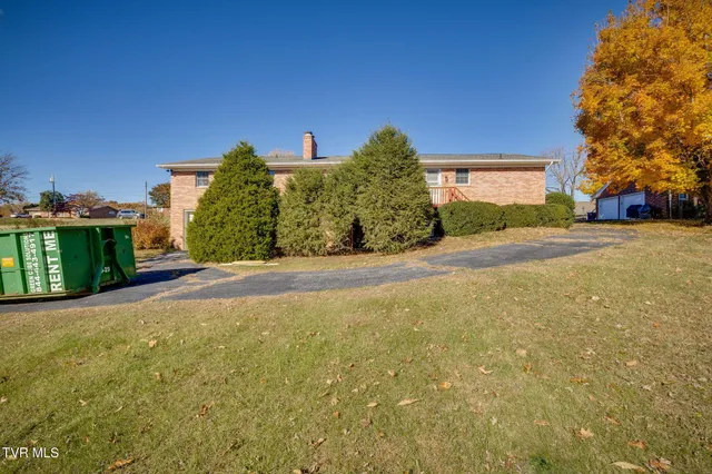 $499,900 | 107 Mountain View Circle, Piney Flats, TN 37686