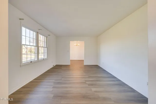 $499,900 | 107 Mountain View Circle, Piney Flats, TN 37686