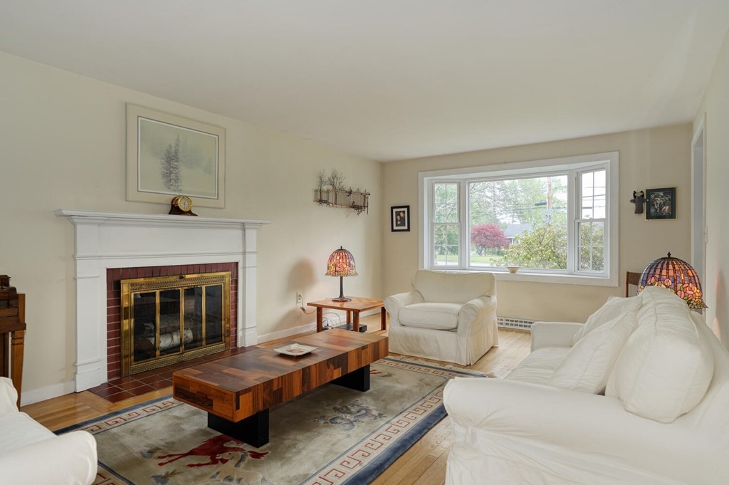 63 Park Road Chelmsford, MA 01824 - Photo 9 of 38 Gallery Image 9