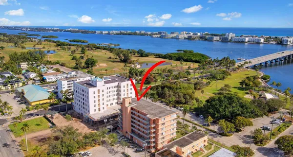 $1,850 | 15 South Golfview Road, Unit 201, Lake Worth Beach, FL 33460