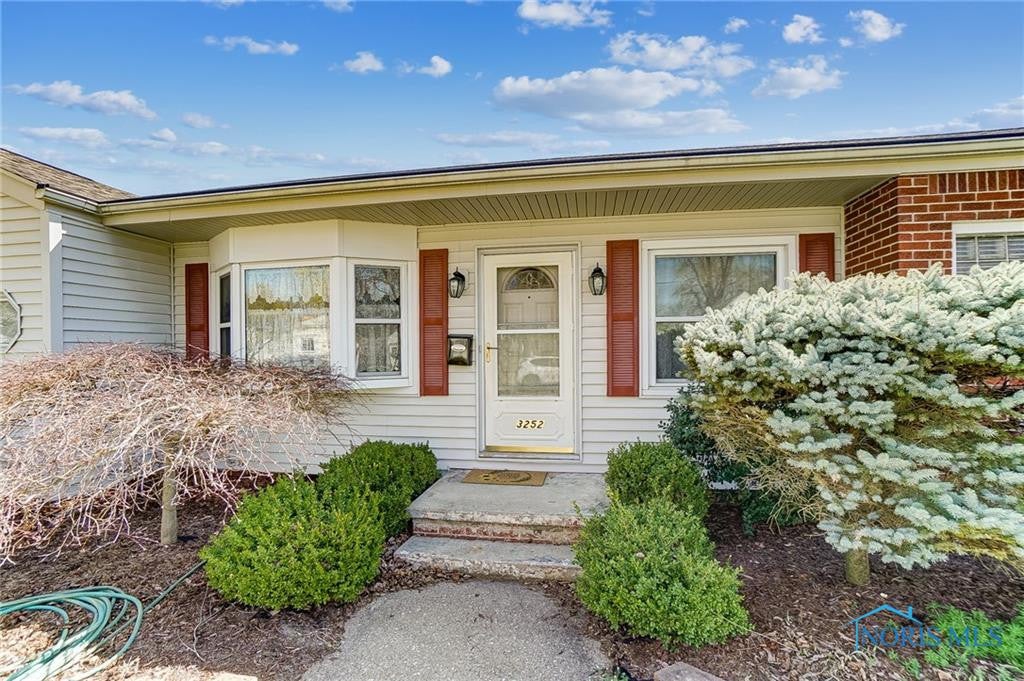 3252 Sherbrooke Road Toledo, OH 43606 - Photo 4 of 44 Gallery Image 4