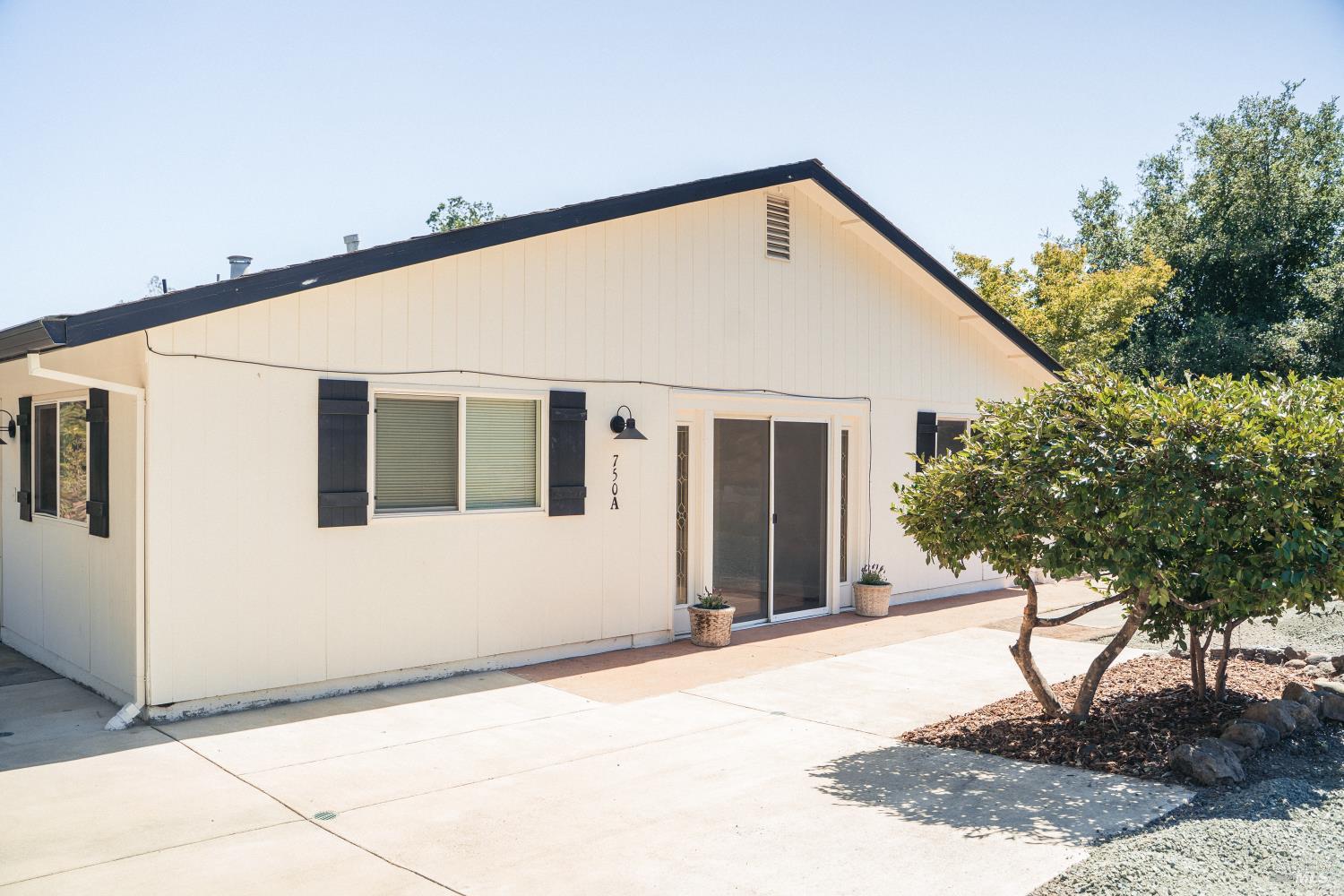 750 Deer Park Road St. Helena, CA 94574 - Photo 25 of 32 Entrance to attached ADU