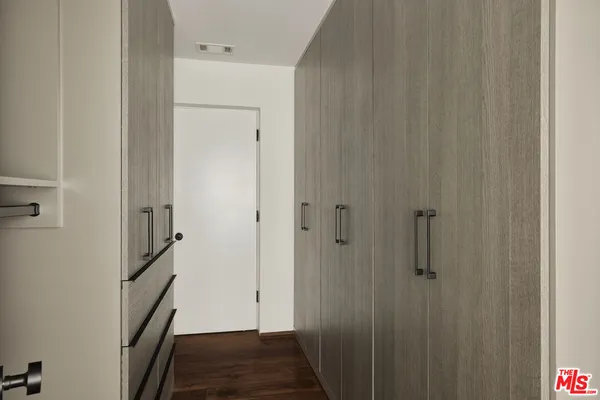 $2,525,000 | 2055 North Gramercy Place, Los Angeles, CA 90068