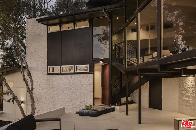 $2,825,000 | 2055 North Gramercy Place, Los Angeles, CA 90068