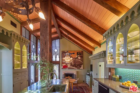 $28,500,000 | 28980 Cliffside Drive, Malibu, CA 90265