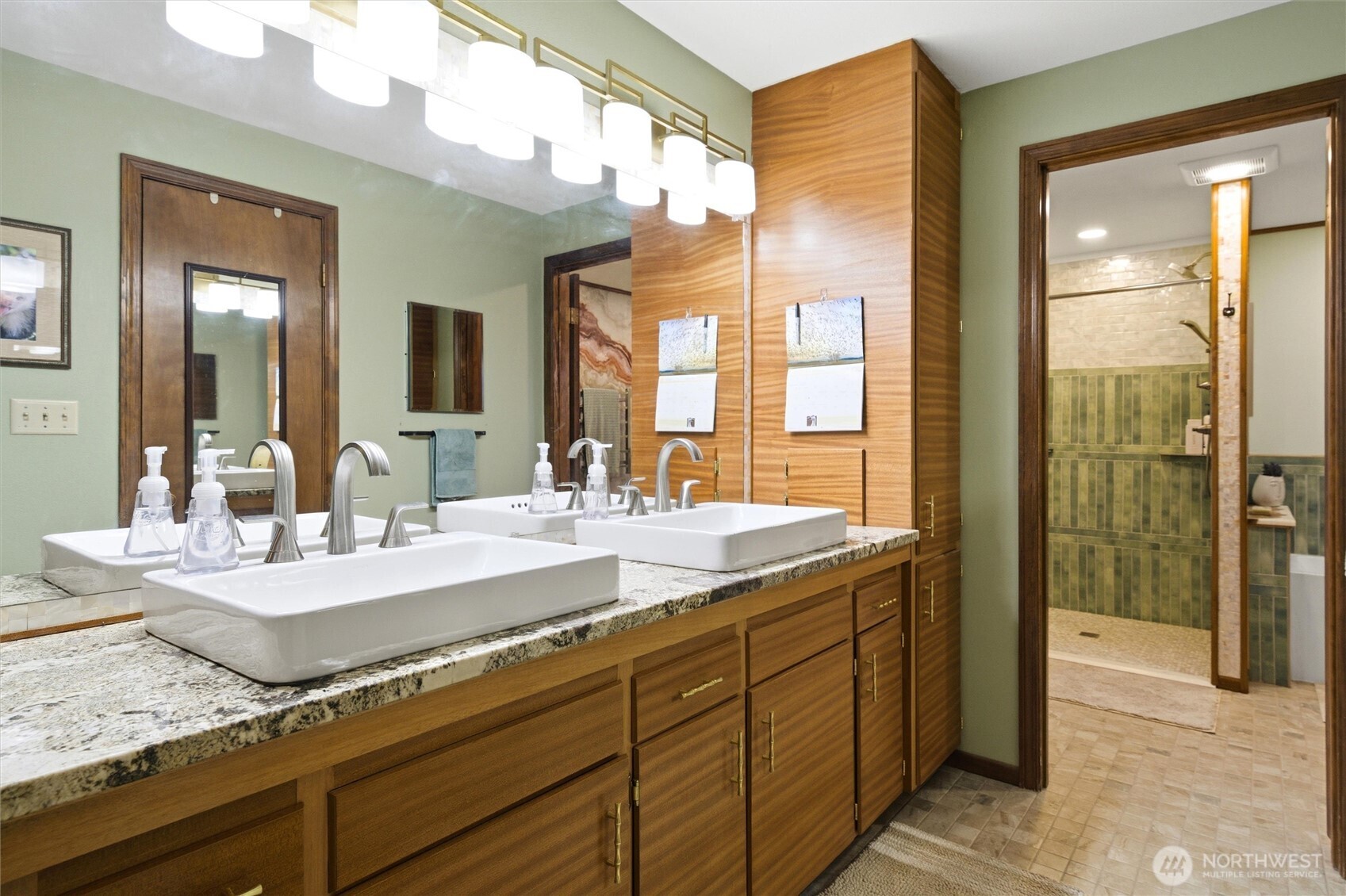 1390 Highland Road Walla Walla, WA 99362 - Photo 23 of 40 a bathroom with a granite countertop sink mirror and double