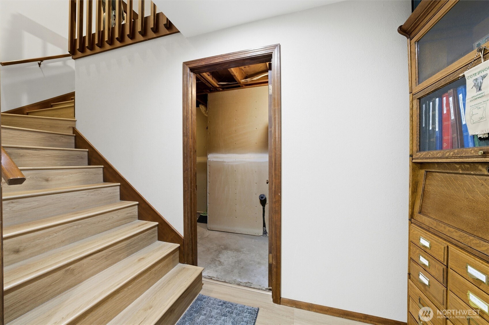 1390 Highland Road Walla Walla, WA 99362 - Photo 32 of 40 a view of an entryway