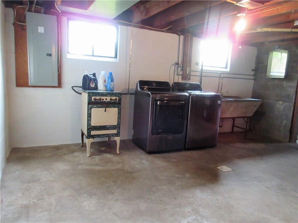 113 Ford City Road Freeport, PA 16229 - Photo 18 of 25 The washer and dryer are included with the sale of the home!
