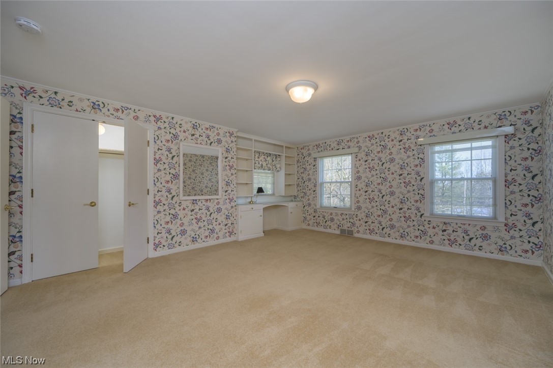 3030 Roundwood Road Hunting Valley, OH 44022 - Photo 28 of 35 Bedroom 3 is oversized with built in desk