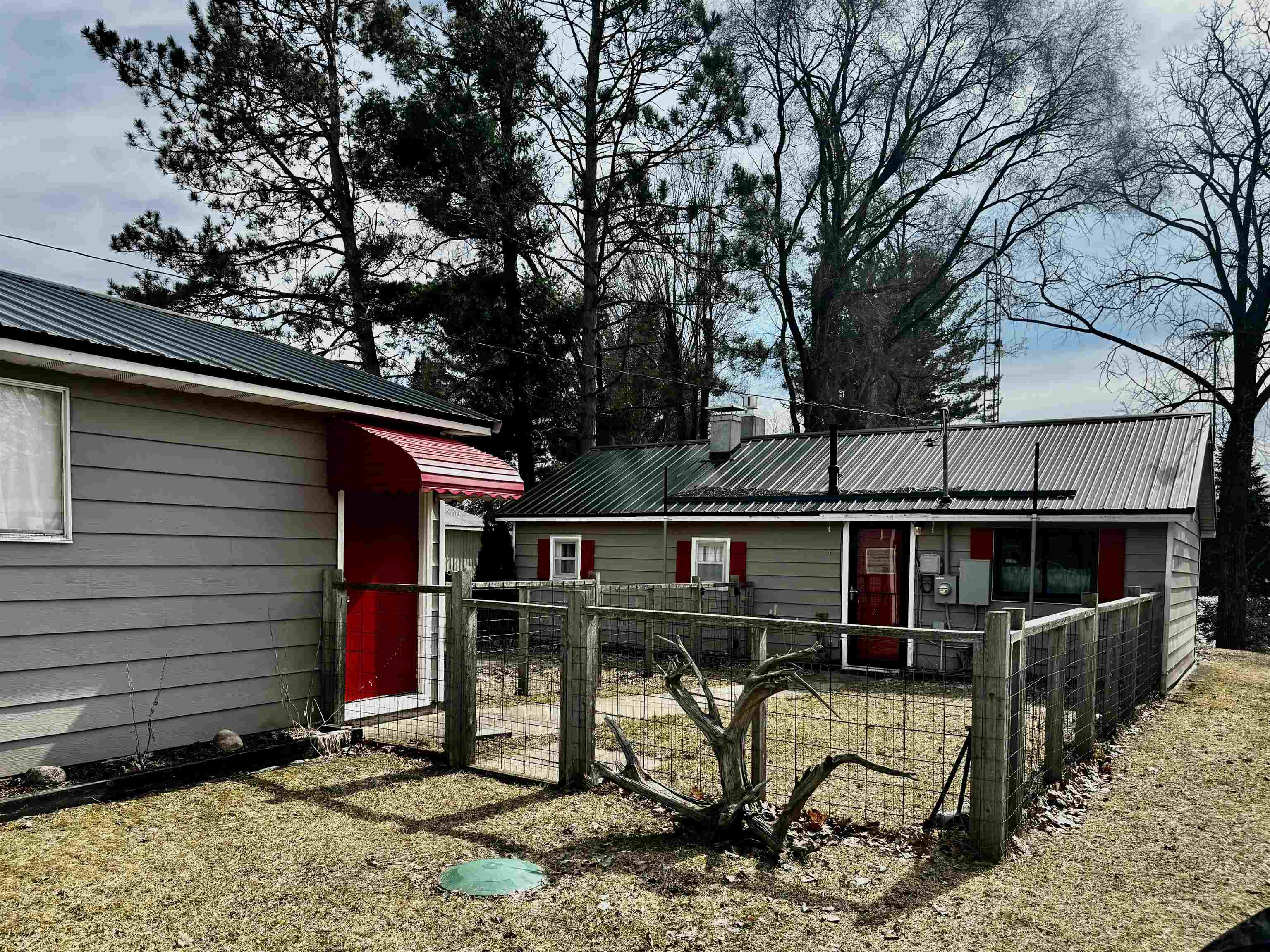 6740 North Ridge Road Harrison, MI 48625 - Photo 9 of 35