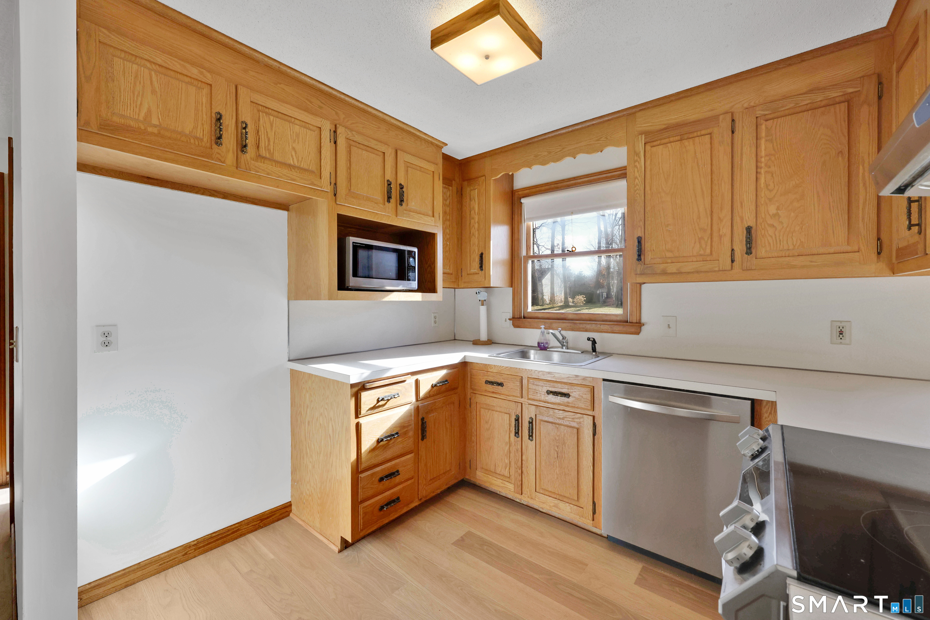 144 Lexington Road Glastonbury, CT 06033 - Photo 16 of 29