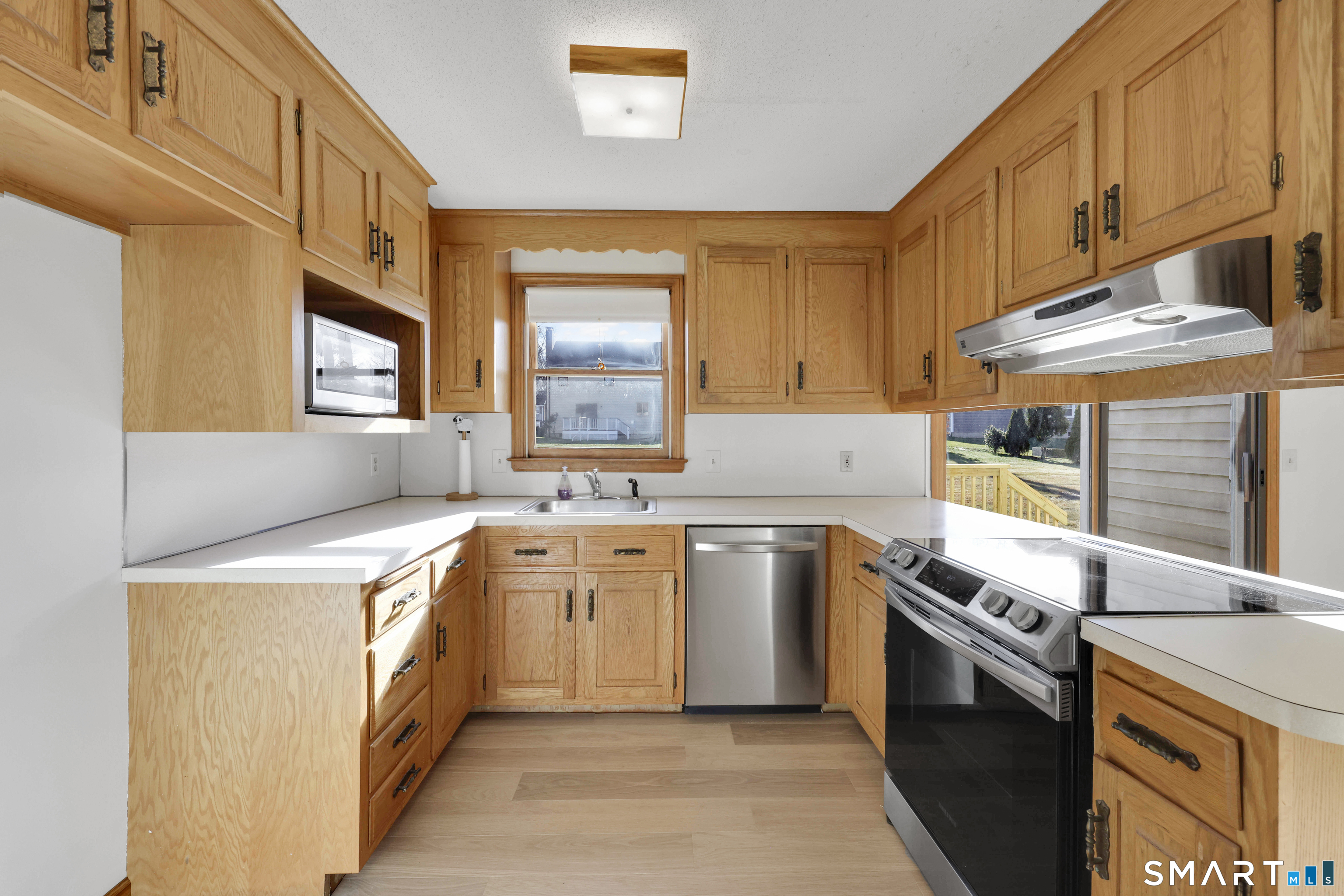 144 Lexington Road Glastonbury, CT 06033 - Photo 19 of 29