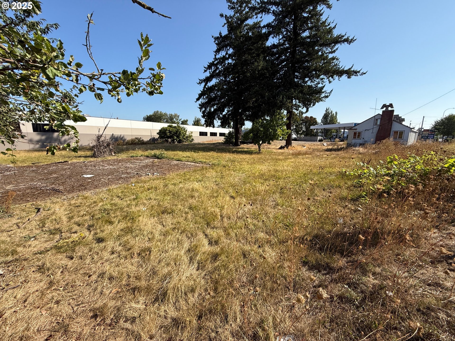18005 Northeast Sandy Boulevard Portland, OR 97230 - Photo 7 of 19
