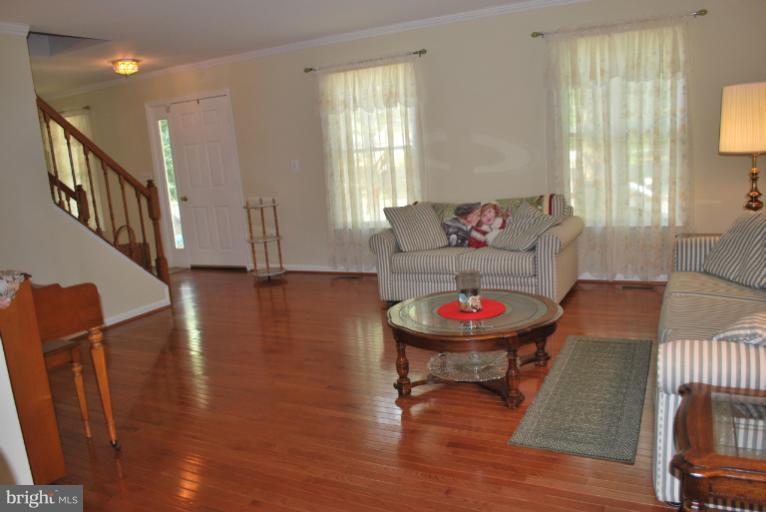 105 Idlewild Road Severna Park, MD 21146 - Photo 17 of 30 Living Room