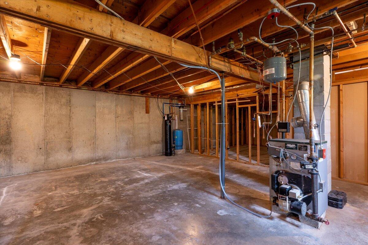 33 Hunt Road Vassalboro, ME 04989 - Photo 25 of 27 027-33 Hunt Rd-26