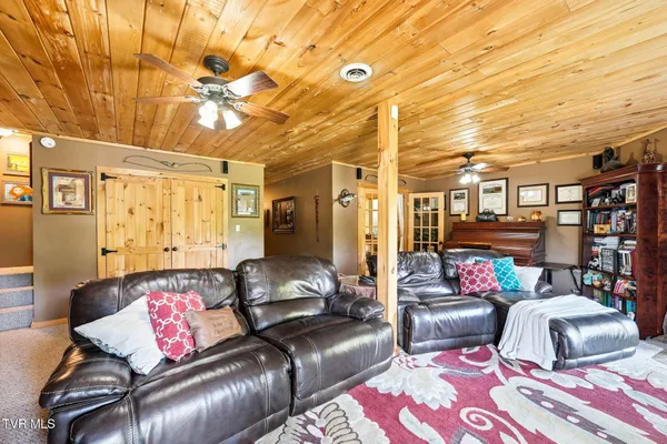 $895,000 | 625 Goods Drive, Kingsport, TN 37663