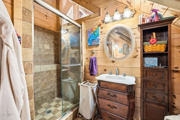$895,000 | 625 Goods Drive, Kingsport, TN 37663