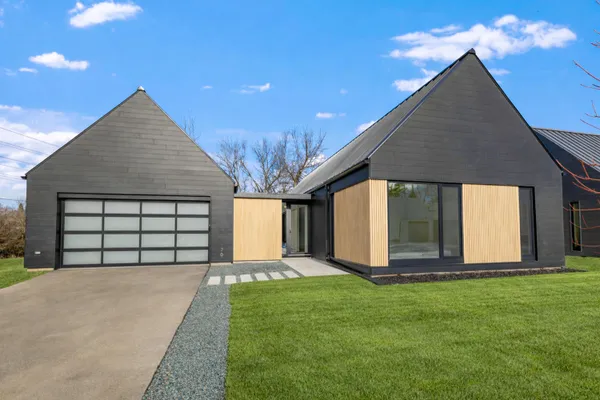 $3,850 | 1170 Harmony Court, Grafton, WI 53024