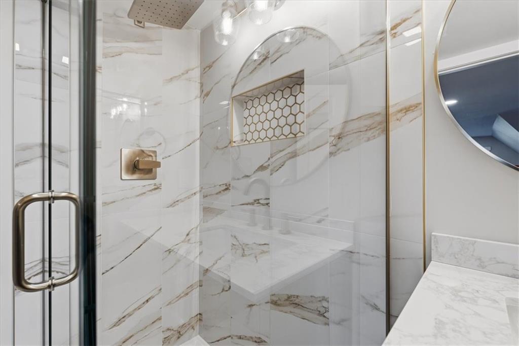 44 Ruthfred Drive Pittsburgh, PA 15241 - Photo 28 of 29 a bathroom with a bathtub and shower