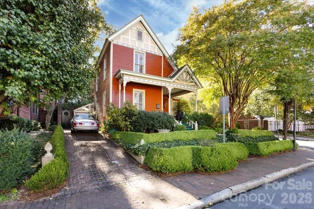 $950,000 | 400 North Poplar Street, Charlotte, NC 28202