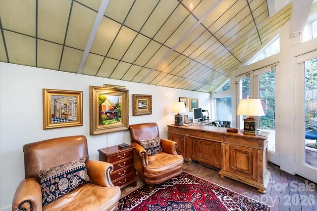 $950,000 | 400 North Poplar Street, Charlotte, NC 28202