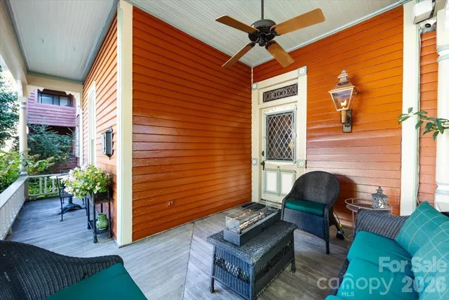 $950,000 | 400 North Poplar Street, Charlotte, NC 28202