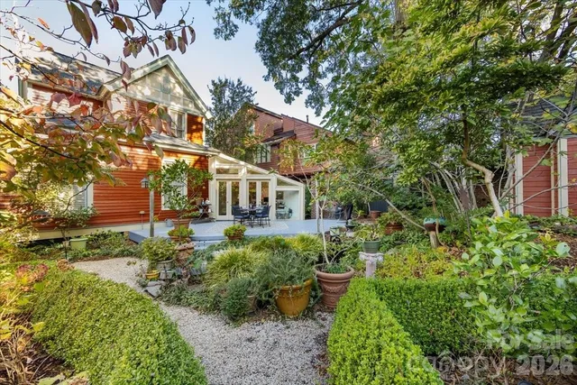 $950,000 | 400 North Poplar Street, Charlotte, NC 28202