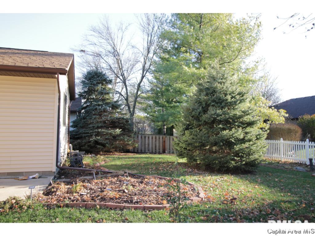 1807 Cogmill Court Springfield, IL 62704 - Photo 6 of 7 Gallery Image 6