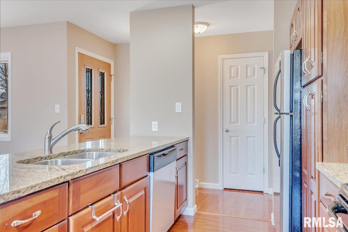 105 Nottingham Road Springfield, IL 62704 - Photo 12 of 30