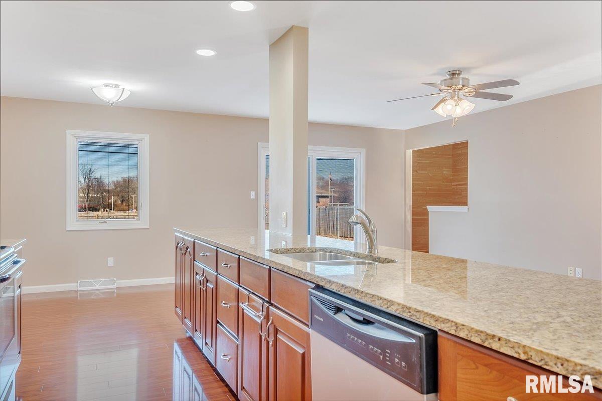 105 Nottingham Road Springfield, IL 62704 - Photo 13 of 30