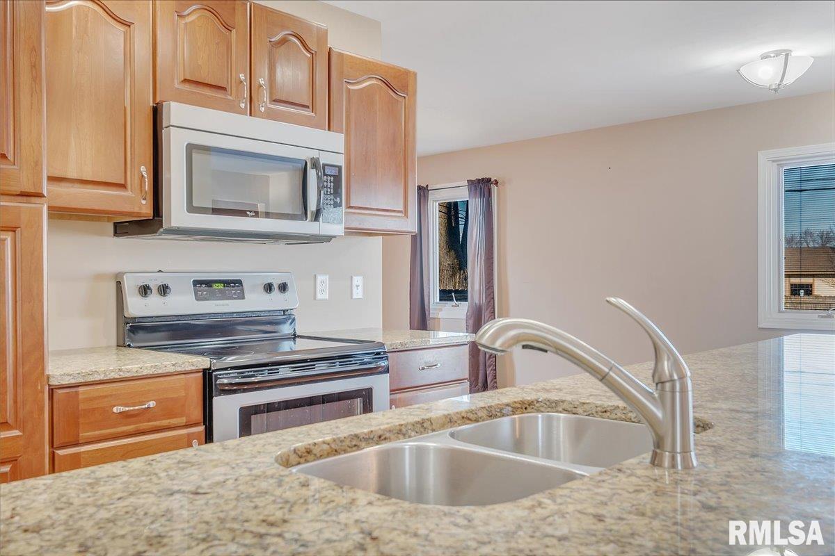 105 Nottingham Road Springfield, IL 62704 - Photo 14 of 30