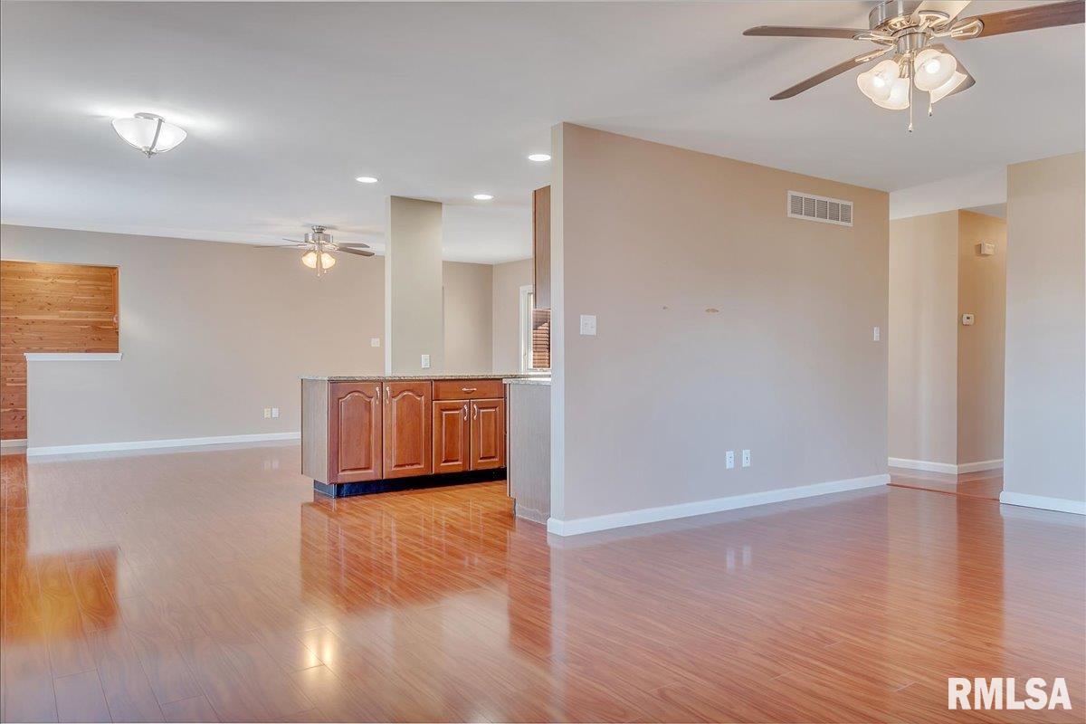 105 Nottingham Road Springfield, IL 62704 - Photo 16 of 30