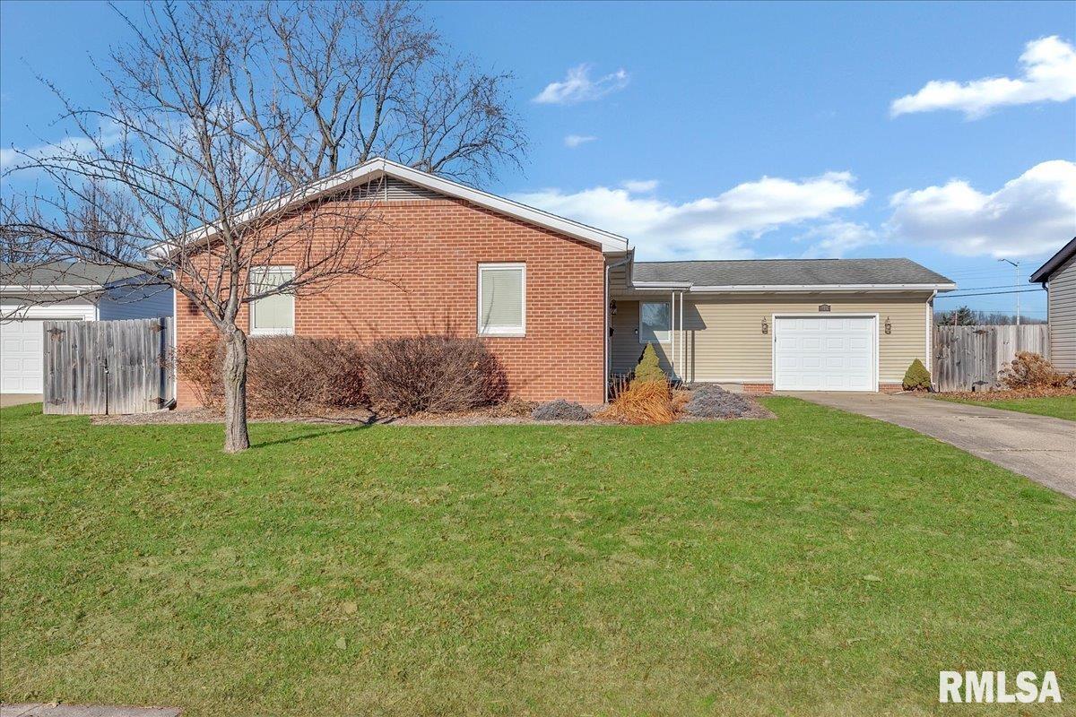105 Nottingham Road Springfield, IL 62704 - Photo 3 of 30