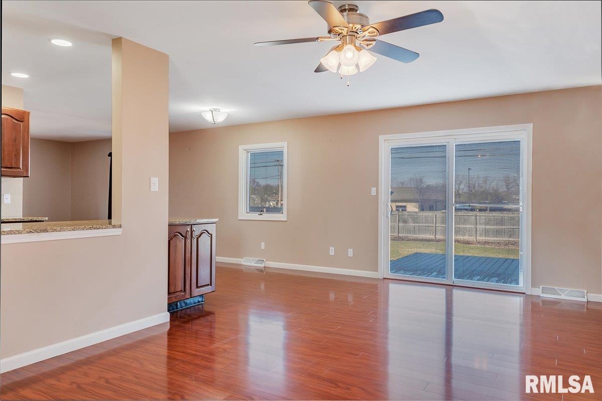105 Nottingham Road Springfield, IL 62704 - Photo 6 of 30