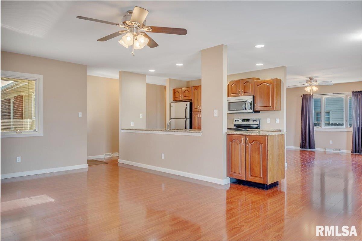 105 Nottingham Road Springfield, IL 62704 - Photo 7 of 30