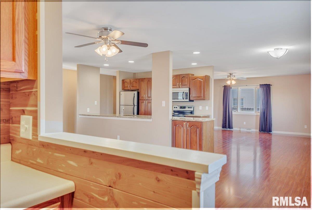105 Nottingham Road Springfield, IL 62704 - Photo 9 of 30