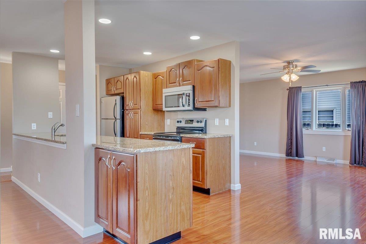 105 Nottingham Road Springfield, IL 62704 - Photo 10 of 30