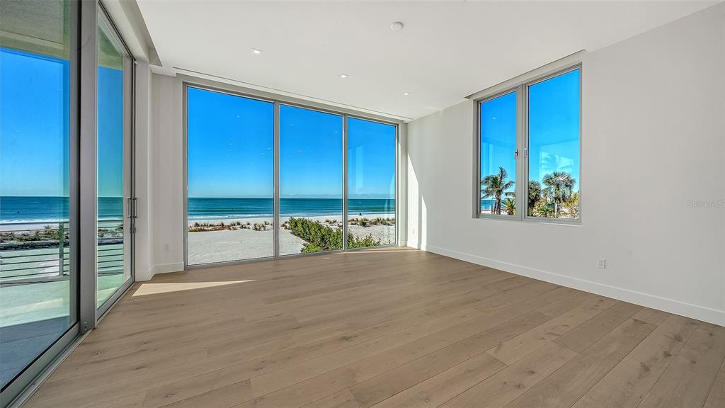 6489 Gulfside Road Longboat Key, FL 34228 - Photo 18 of 65