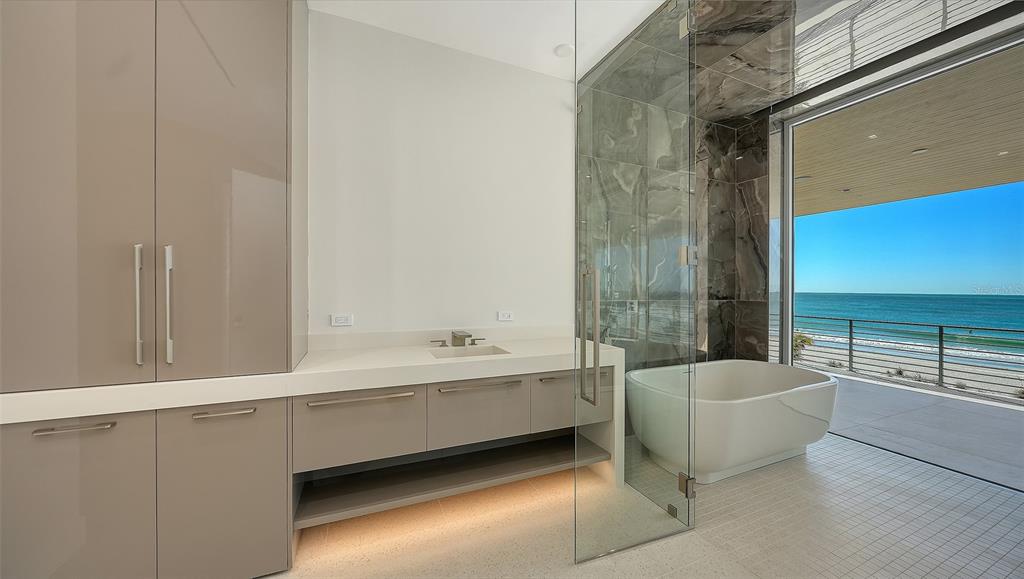 6489 Gulfside Road Longboat Key, FL 34228 - Photo 47 of 65